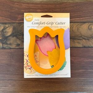 Wilton RARE Yellow Tulip Cookie Cutter